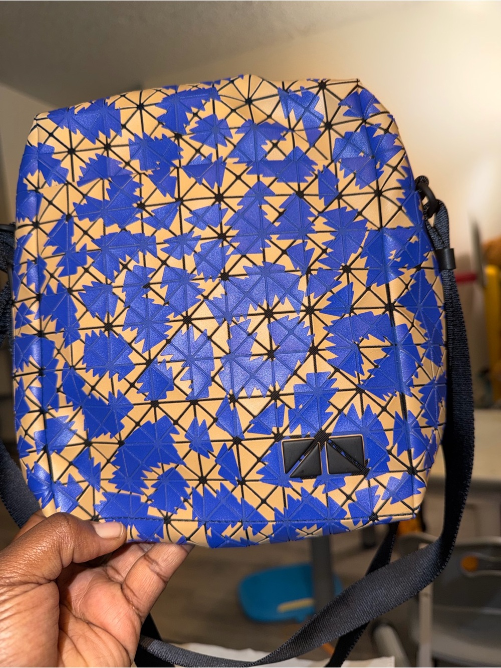 Shoulder Bags - Picture 8 of 15